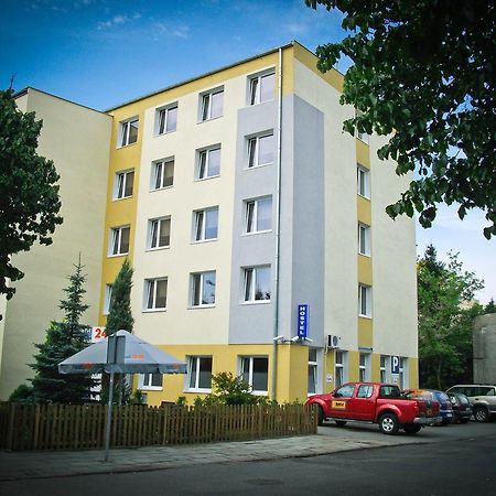 Hostel24 Bed&Breakfast Μπίντγκοστς Εξωτερικό φωτογραφία